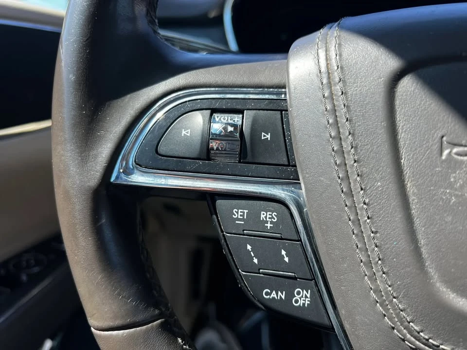 2017 Lincoln Continental 10th Gen - Image 12 of 20