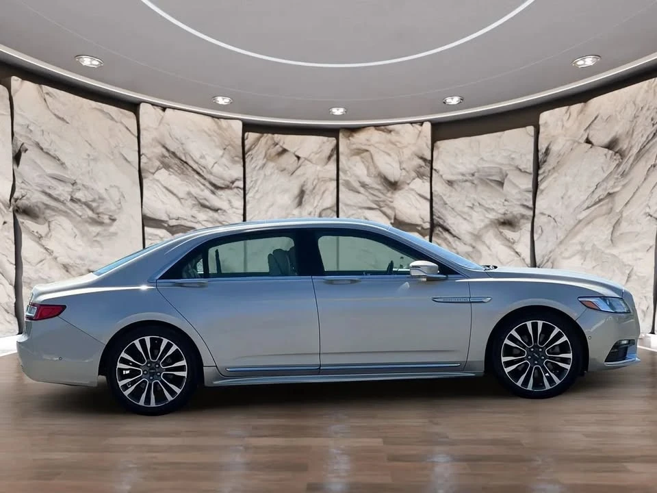 2017 Lincoln Continental 10th Gen - Image 4 of 20