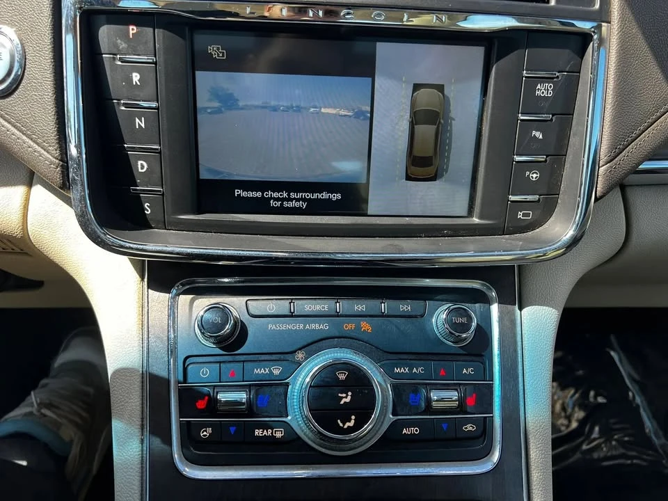 2017 Lincoln Continental 10th Gen - Image 14 of 20