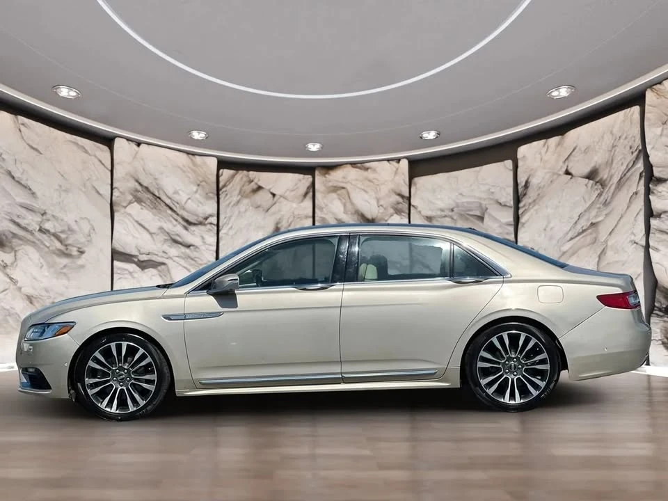 2017 Lincoln Continental 10th Gen - Image 9 of 20