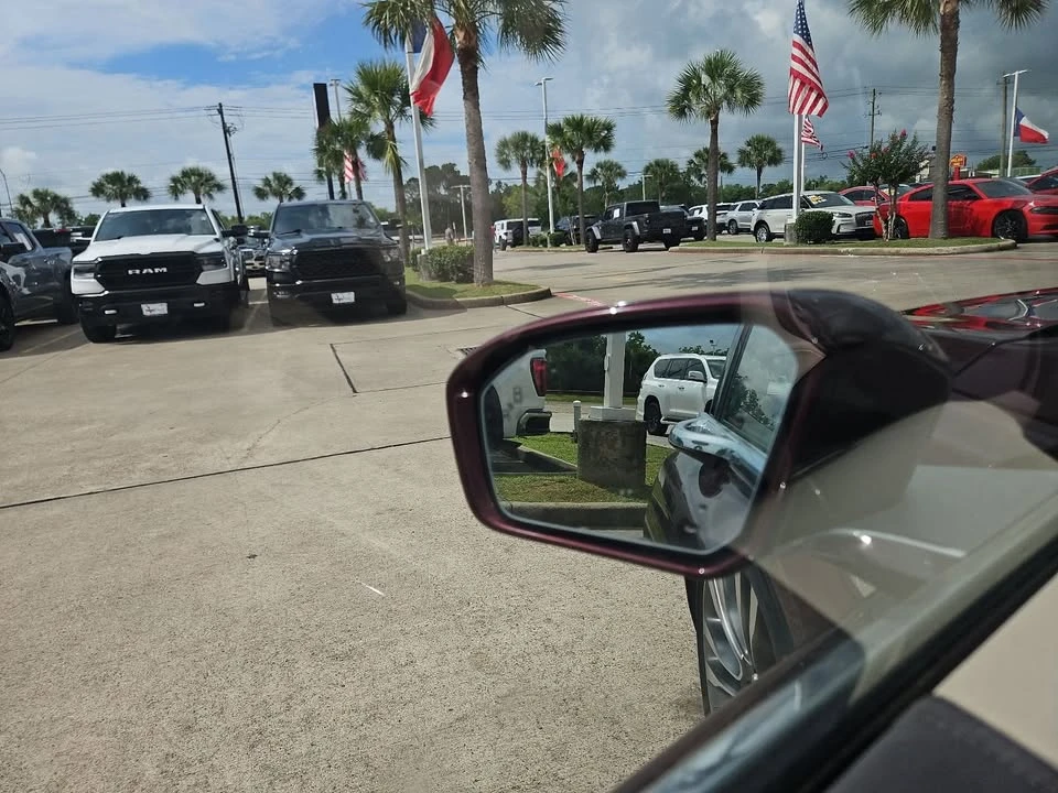 2017 Lincoln Continental 10th Gen - Image 9 of 15