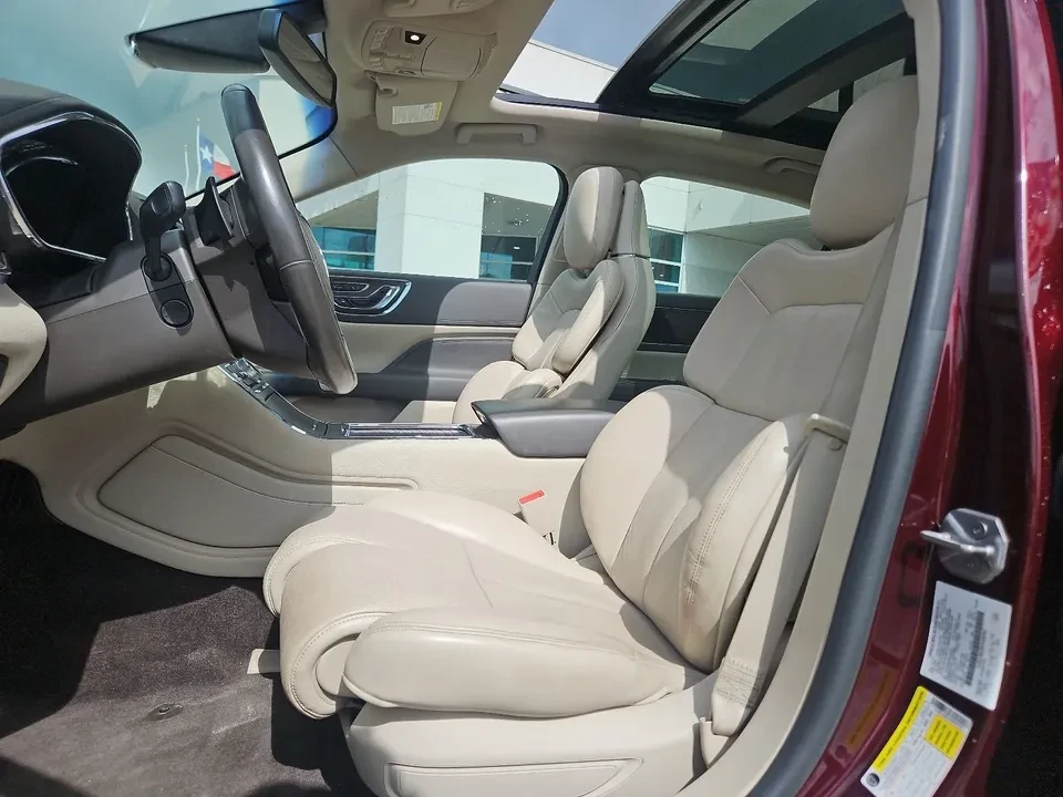 2017 Lincoln Continental 10th Gen - Image 10 of 15