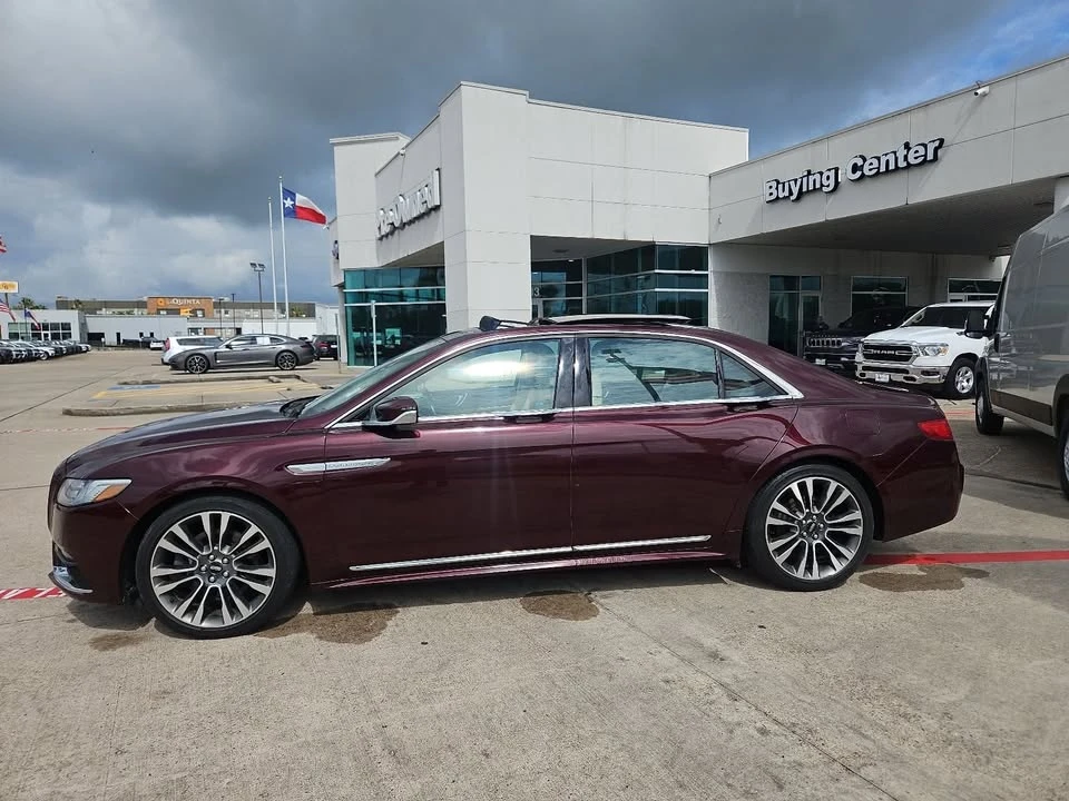 2017 Lincoln Continental 10th Gen - Image 2 of 15