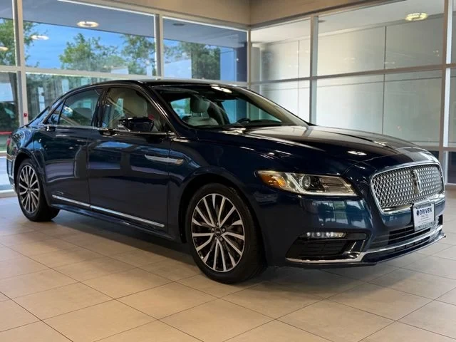 2017 Lincoln Continental 10th Gen - Image 2 of 19