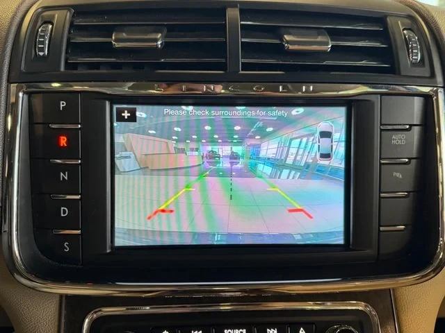 2017 Lincoln Continental 10th Gen - Image 16 of 19