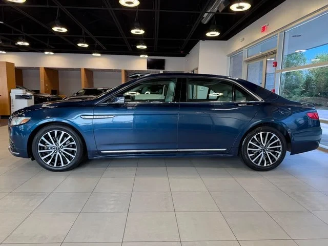2017 Lincoln Continental 10th Gen - Image 4 of 19