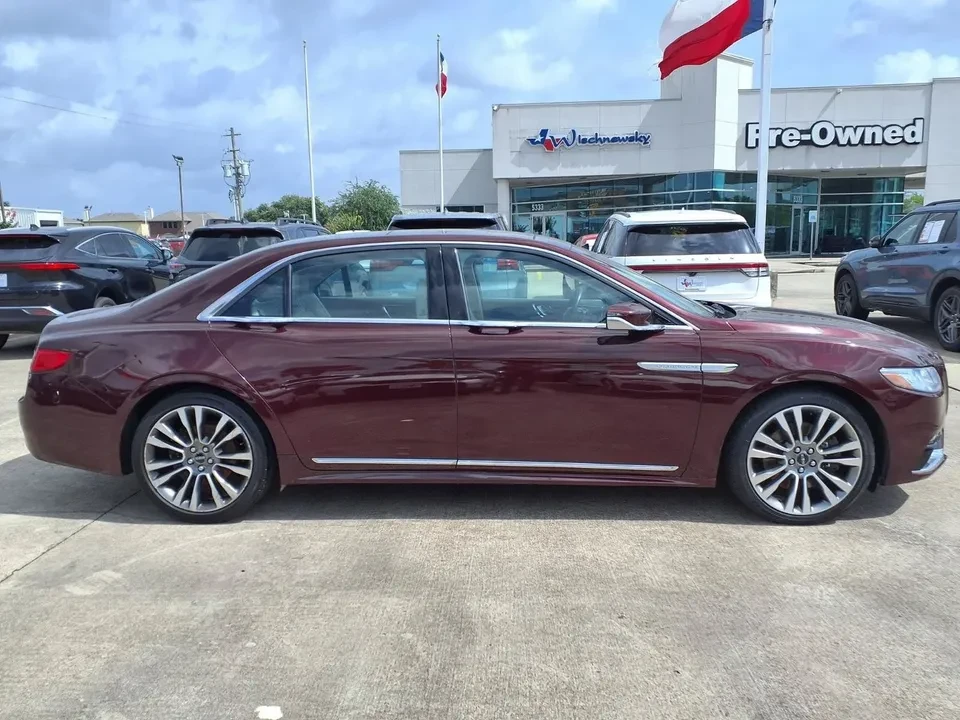 2017 Lincoln Continental 10th Gen - Image 3 of 19