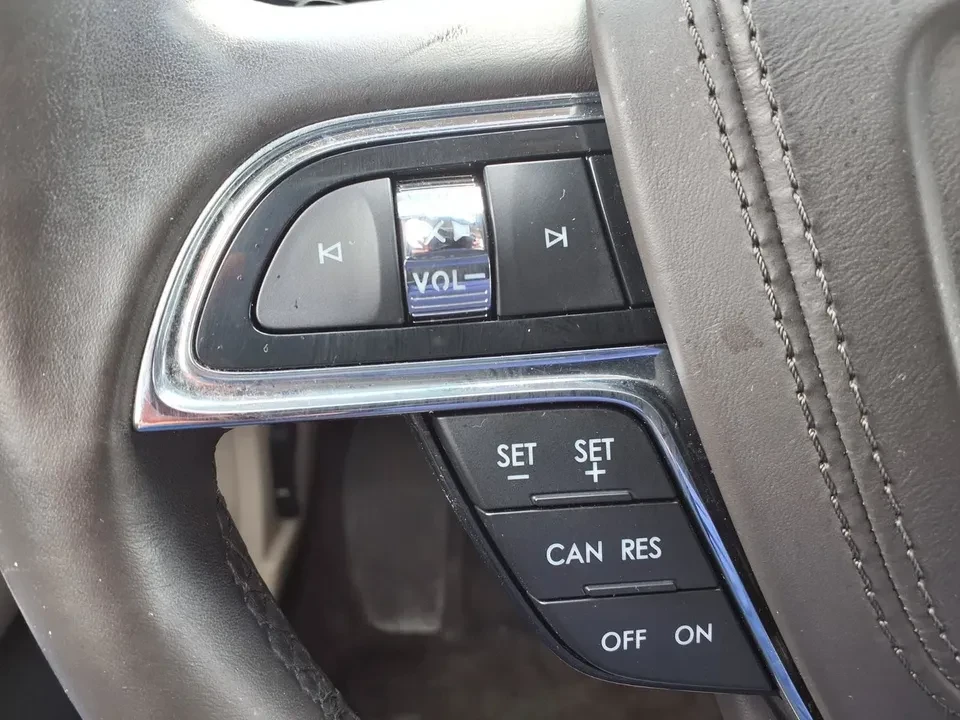 2017 Lincoln Continental 10th Gen - Image 12 of 19