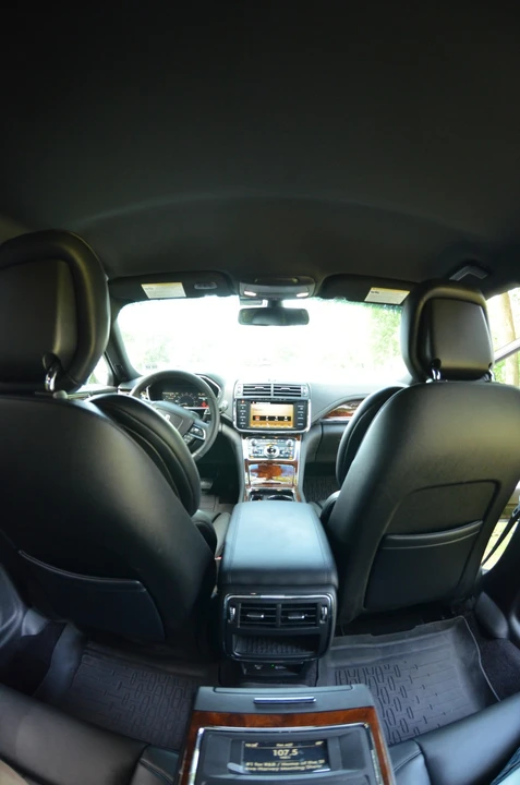 2017 Lincoln Continental 10th Gen - Image 17 of 20