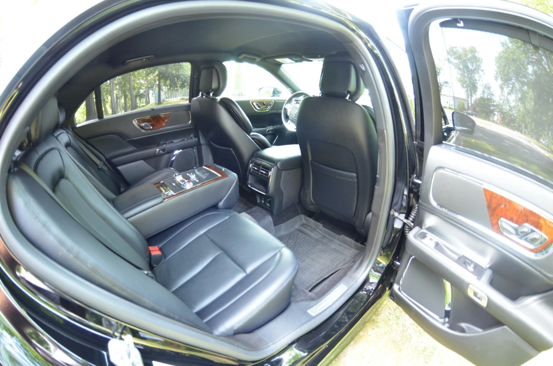 2017 Lincoln Continental 10th Gen - Image 10 of 20