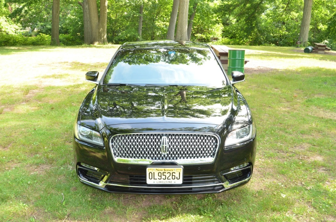 2017 Lincoln Continental 10th Gen - Image 19 of 20