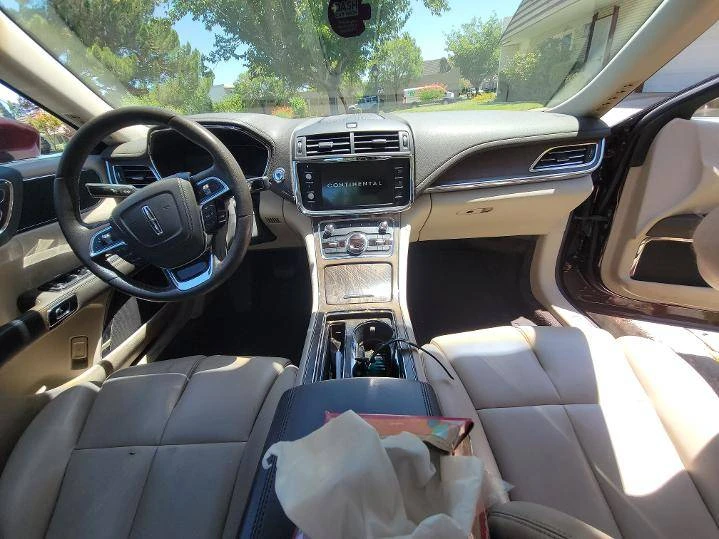 2017 Lincoln Continental 10th Gen - Image 6 of 8