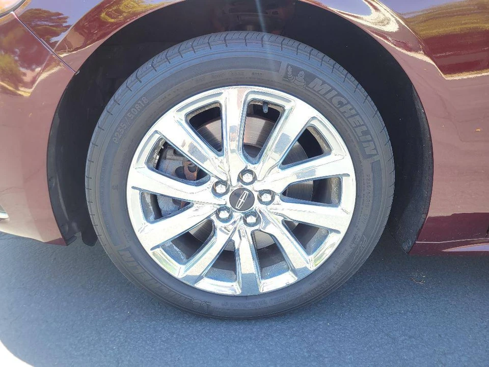 2017 Lincoln Continental 10th Gen - Image 3 of 8