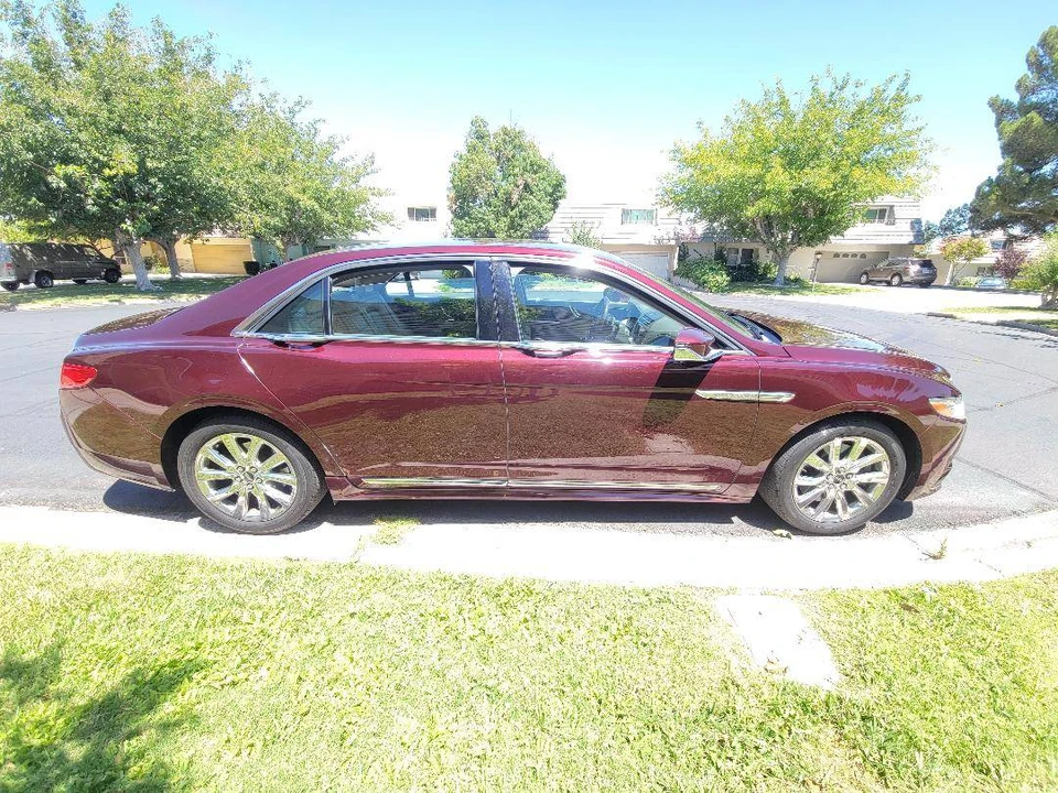 2017 Lincoln Continental 10th Gen - Image 2 of 8