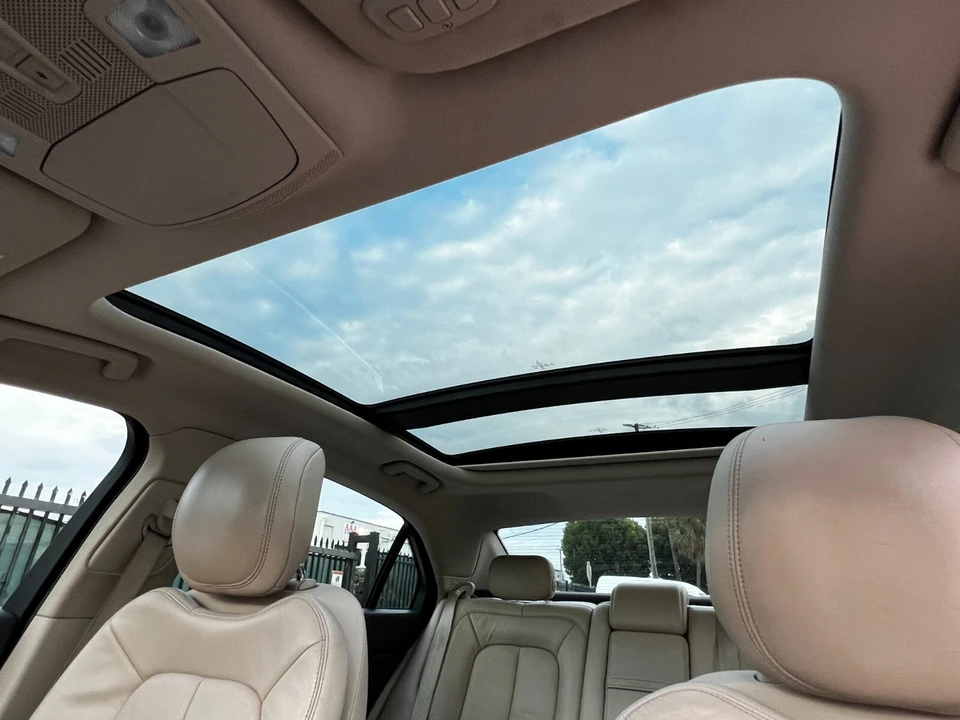 2017 Lincoln Continental 10th Gen - Image 28 of 28