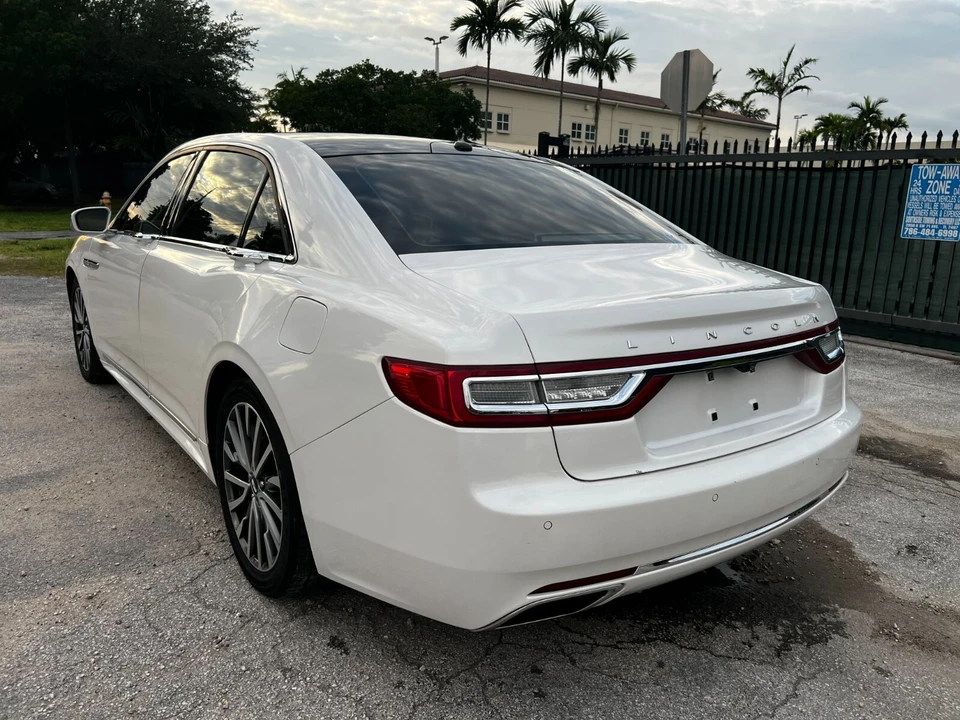 2017 Lincoln Continental 10th Gen - Image 7 of 28