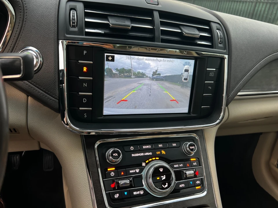 2017 Lincoln Continental 10th Gen - Image 27 of 28