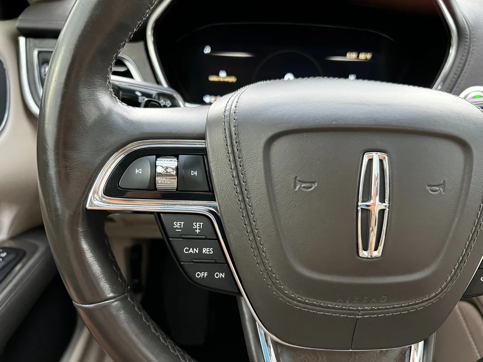 2017 Lincoln Continental 10th Gen - Image 24 of 28