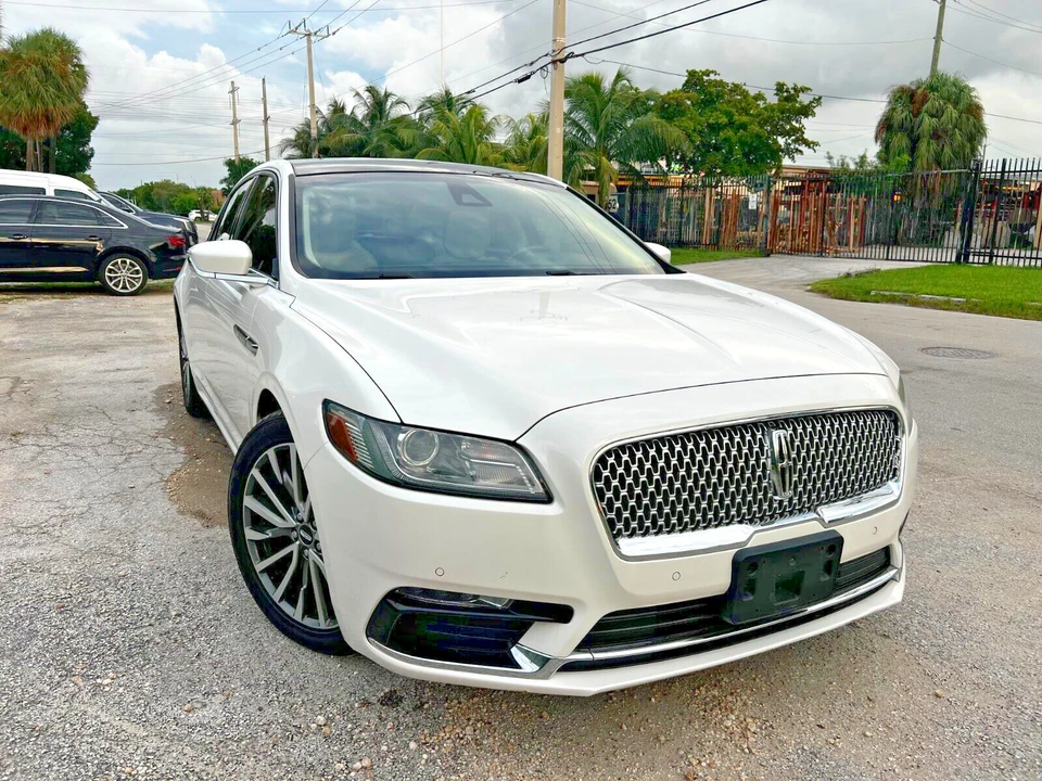 2017 Lincoln Continental 10th Gen - Image 2 of 28