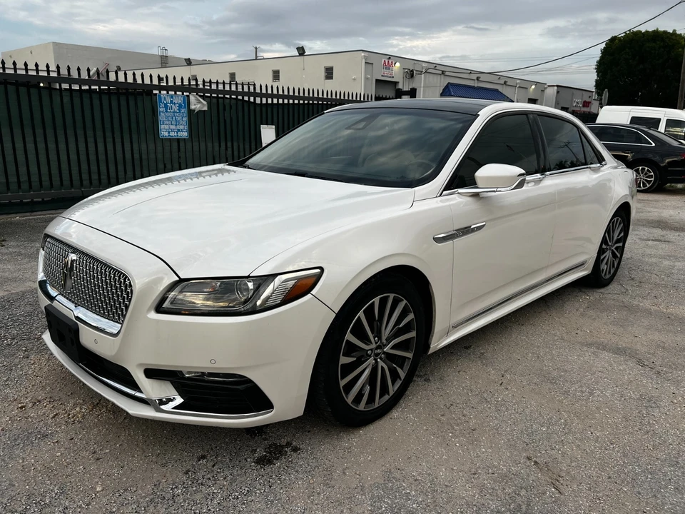 2017 Lincoln Continental 10th Gen - Image 5 of 28