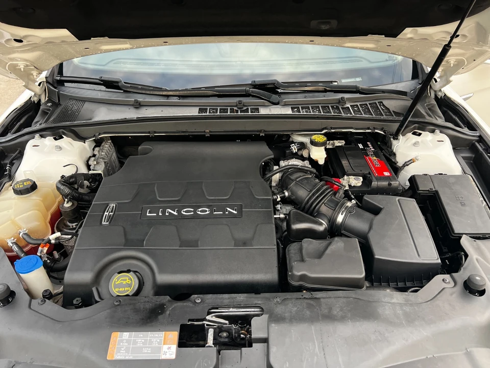 2017 Lincoln Continental 10th Gen - Image 14 of 28