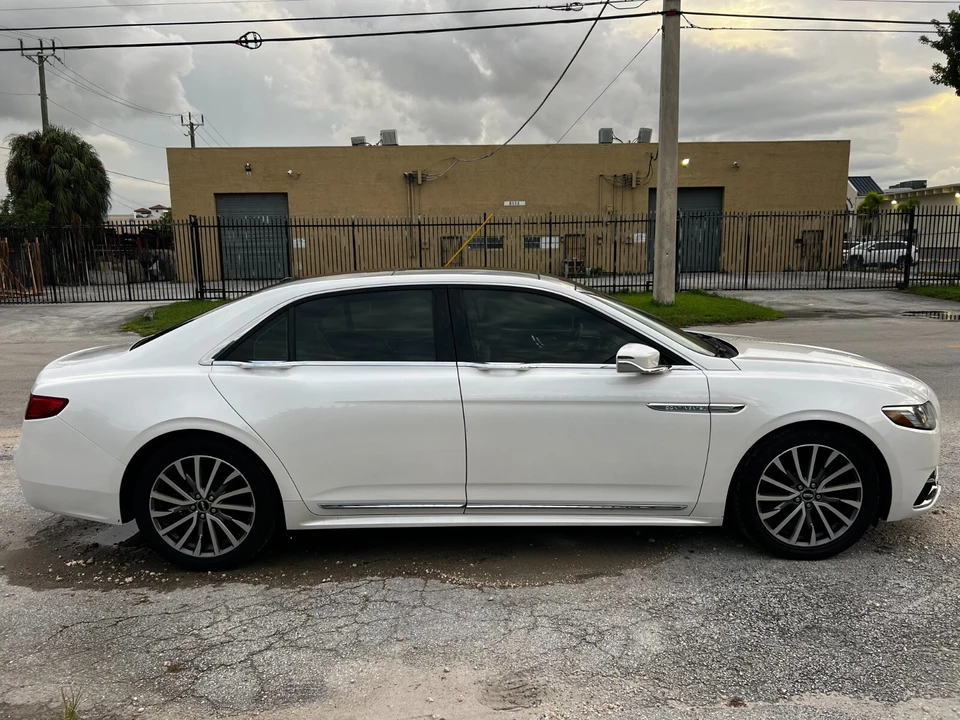 2017 Lincoln Continental 10th Gen - Image 10 of 28