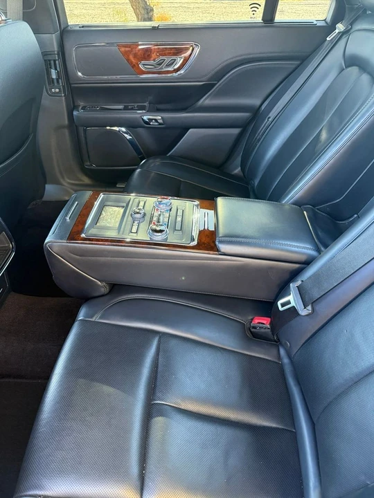 2017 Lincoln Continental 10th Gen - Image 10 of 18