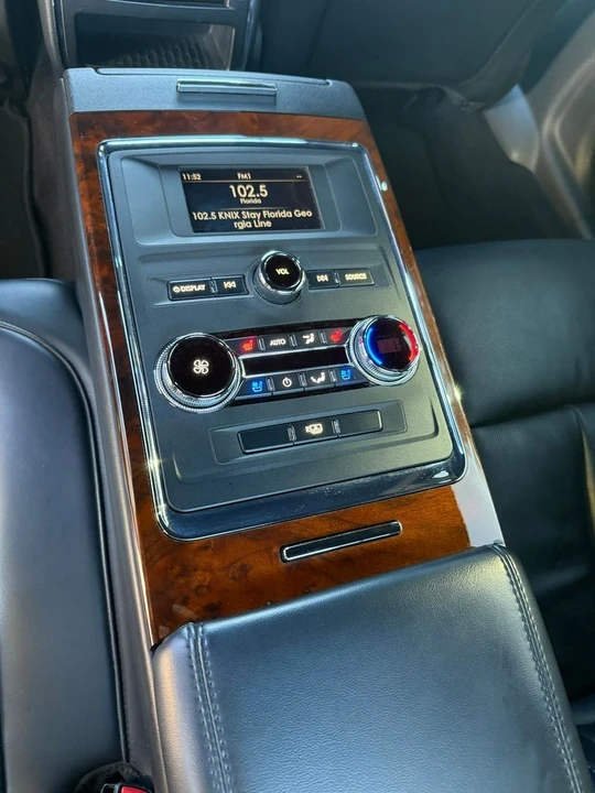 2017 Lincoln Continental 10th Gen - Image 9 of 18