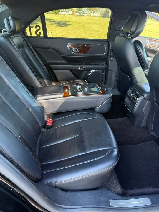 2017 Lincoln Continental 10th Gen - Image 11 of 18