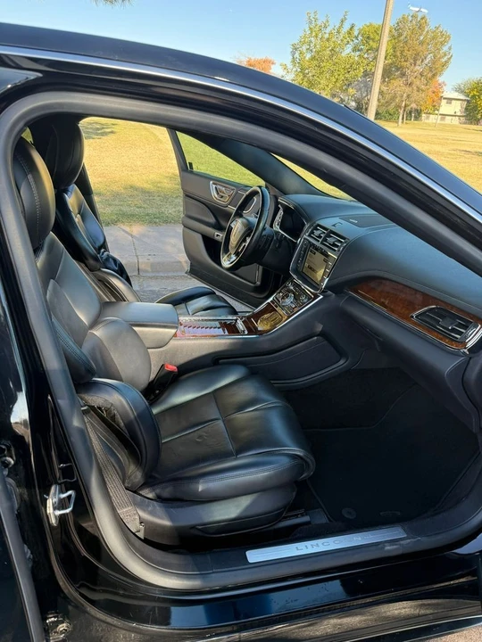 2017 Lincoln Continental 10th Gen - Image 14 of 18