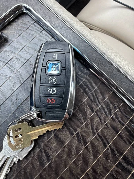 2017 Lincoln Continental 10th Gen - Image 6 of 12