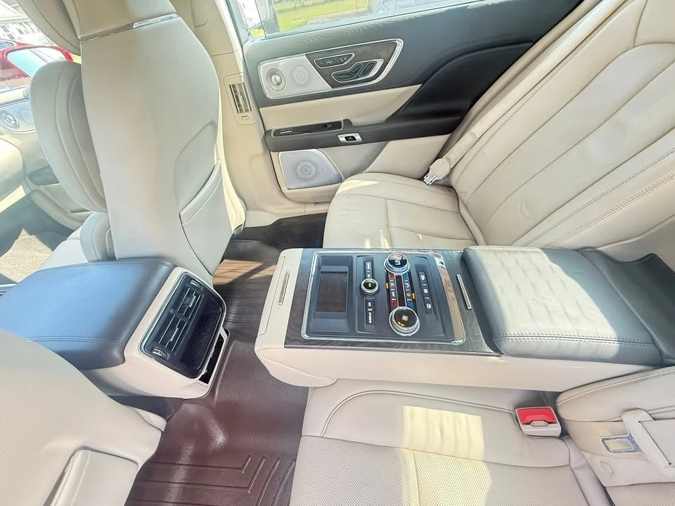2017 Lincoln Continental 10th Gen - Image 12 of 14