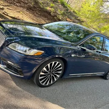 2017 Lincoln Continental Black Label