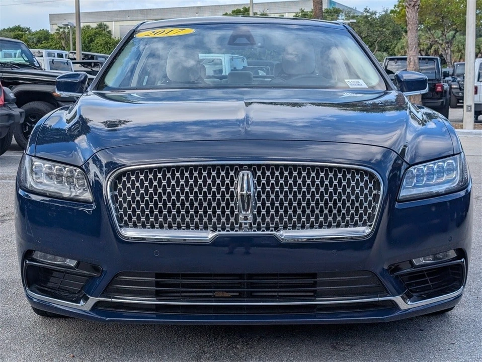 2017 Lincoln Continental 10th Gen - Image 3 of 12