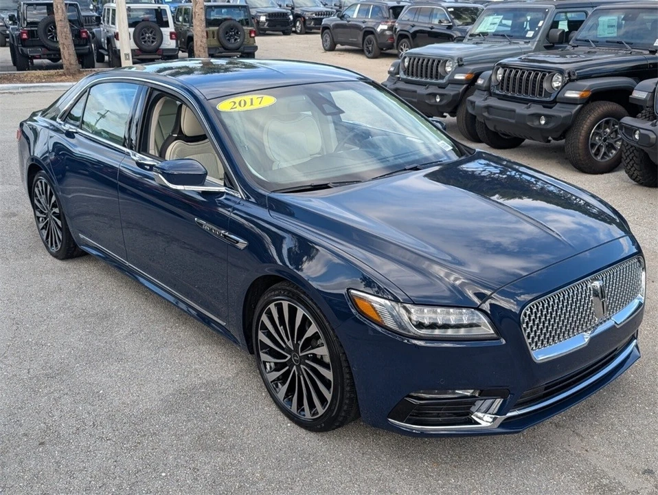 2017 Lincoln Continental 10th Gen - Image 2 of 12