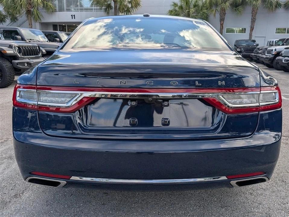 2017 Lincoln Continental 10th Gen - Image 14 of 21