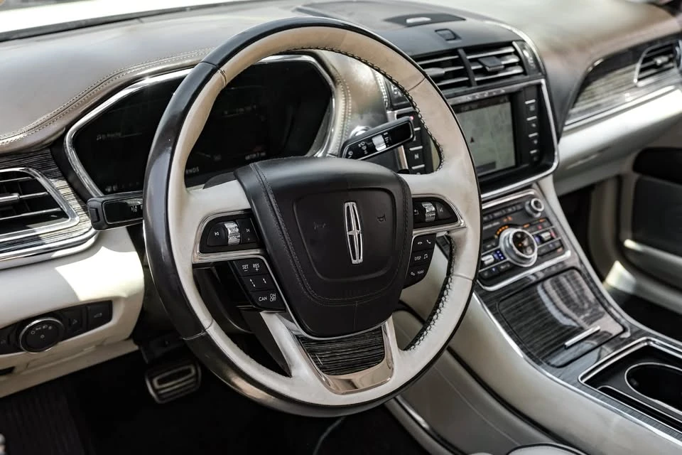 2017 Lincoln Continental 10th Gen - Image 15 of 19