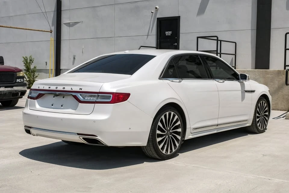 2017 Lincoln Continental 10th Gen - Image 7 of 19