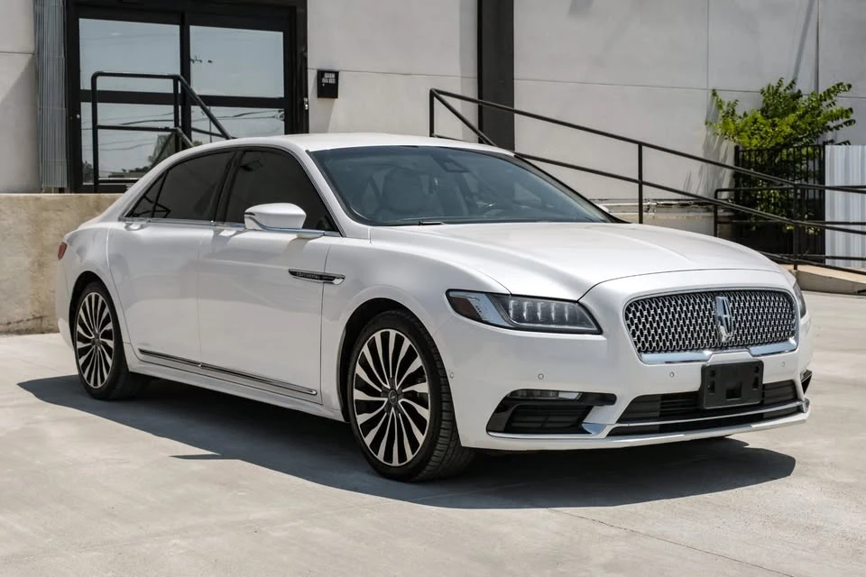 2017 Lincoln Continental 10th Gen - Image 6 of 19