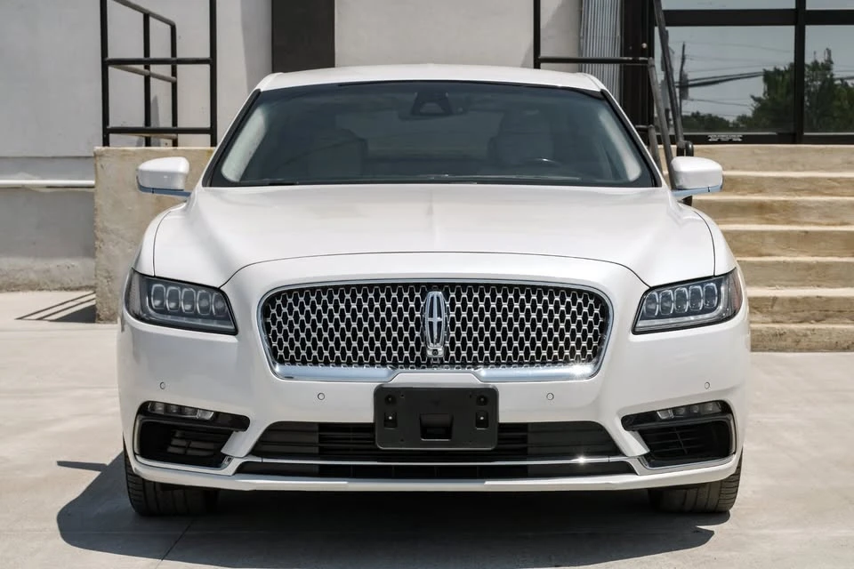 2017 Lincoln Continental 10th Gen - Image 5 of 19