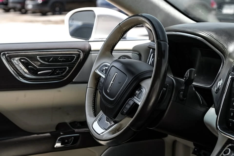 2017 Lincoln Continental 10th Gen - Image 13 of 19