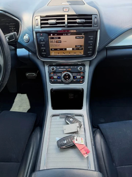 2017 Lincoln Continental 10th Gen - Image 15 of 17