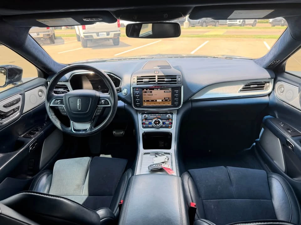 2017 Lincoln Continental 10th Gen - Image 11 of 17