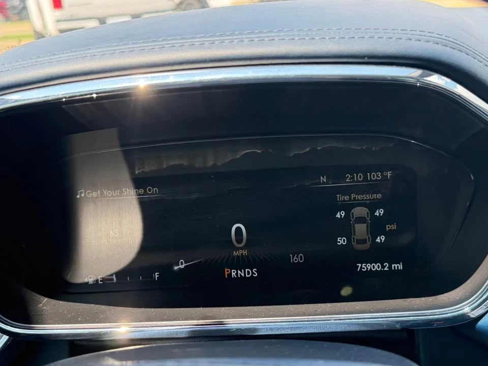 2017 Lincoln Continental 10th Gen - Image 13 of 17