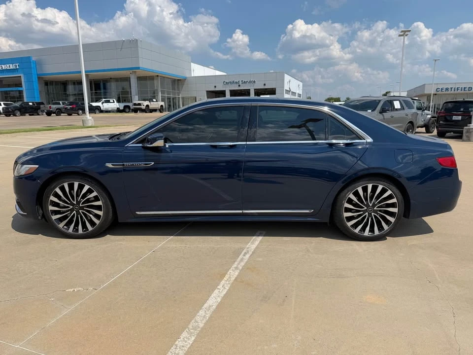 2017 Lincoln Continental 10th Gen - Image 8 of 17