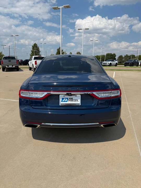 2017 Lincoln Continental 10th Gen - Image 5 of 17