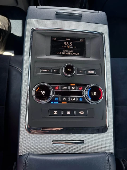 2017 Lincoln Continental 10th Gen - Image 14 of 17