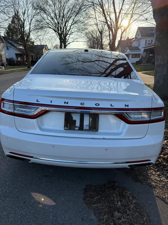2017 Lincoln Continental 10th Gen - Image 7 of 12