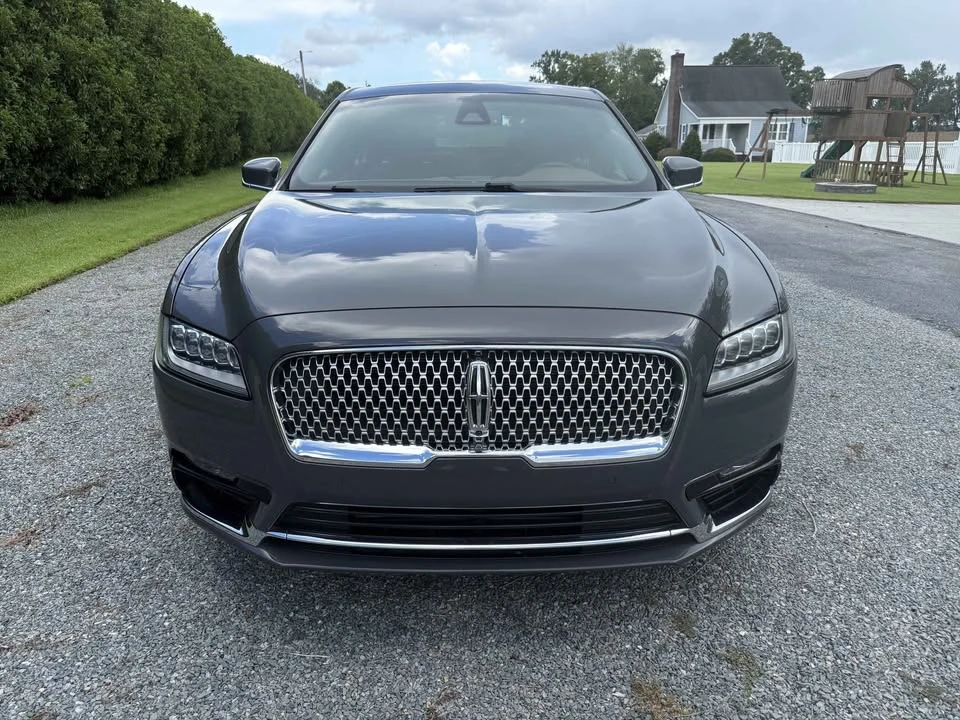 2017 Lincoln Continental 10th Gen - Image 3 of 11