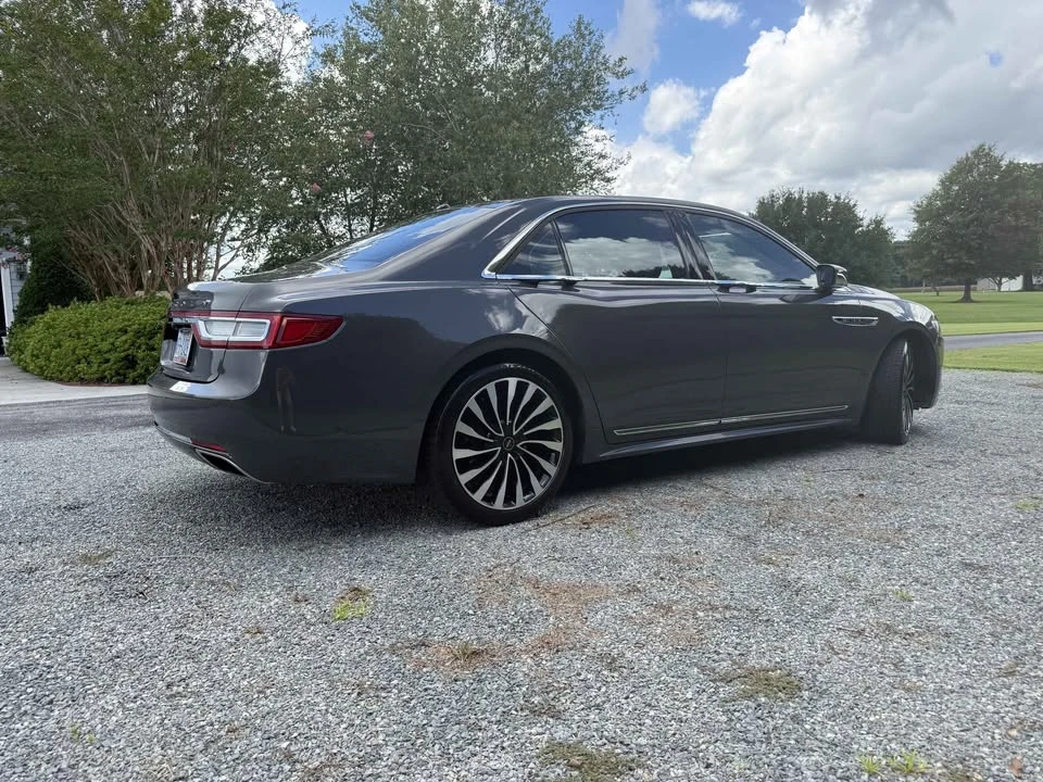 2017 Lincoln Continental 10th Gen - Image 2 of 11